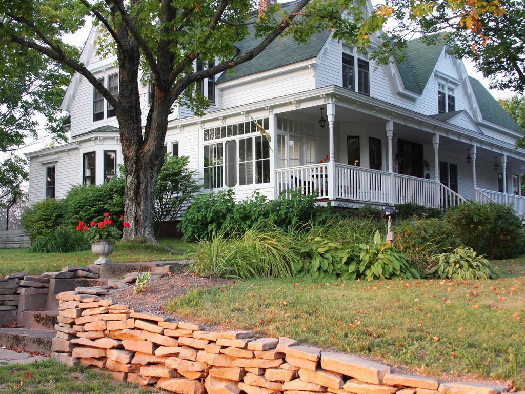 Gillespie House Inn Parrsboro Exterior photo